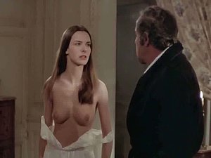 CAROLE BOUQUET NUDE